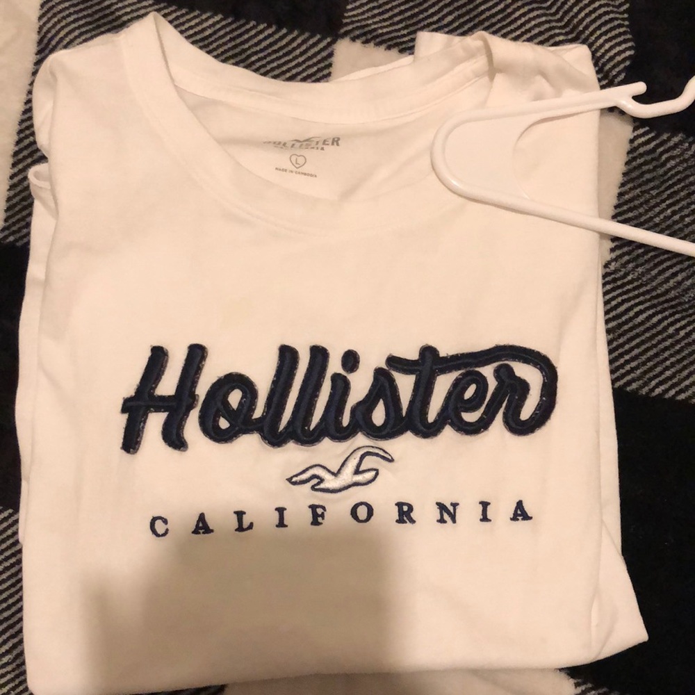 Hollister t-shirt